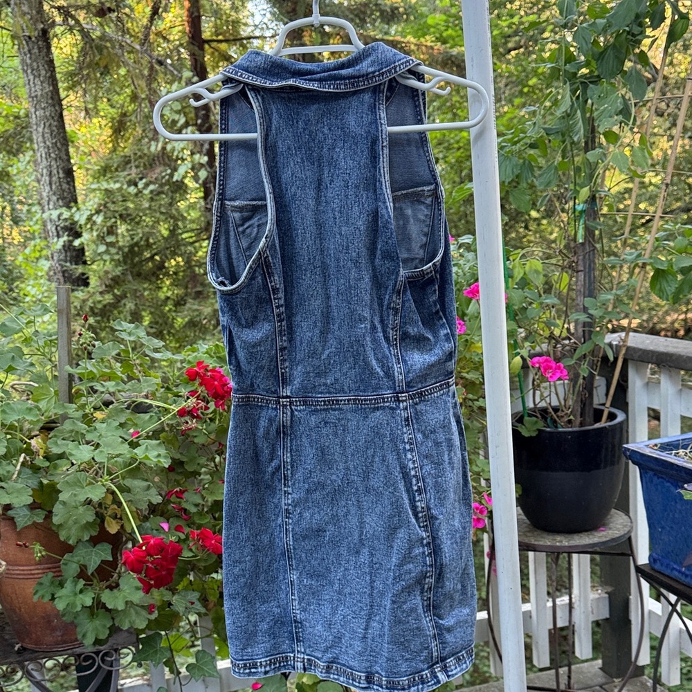 Avec Les Filles Sleeveless Denim Button-Up Dress - Picture 5 of 8
